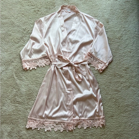 Floral detail trim robe - Picture 1 of 2